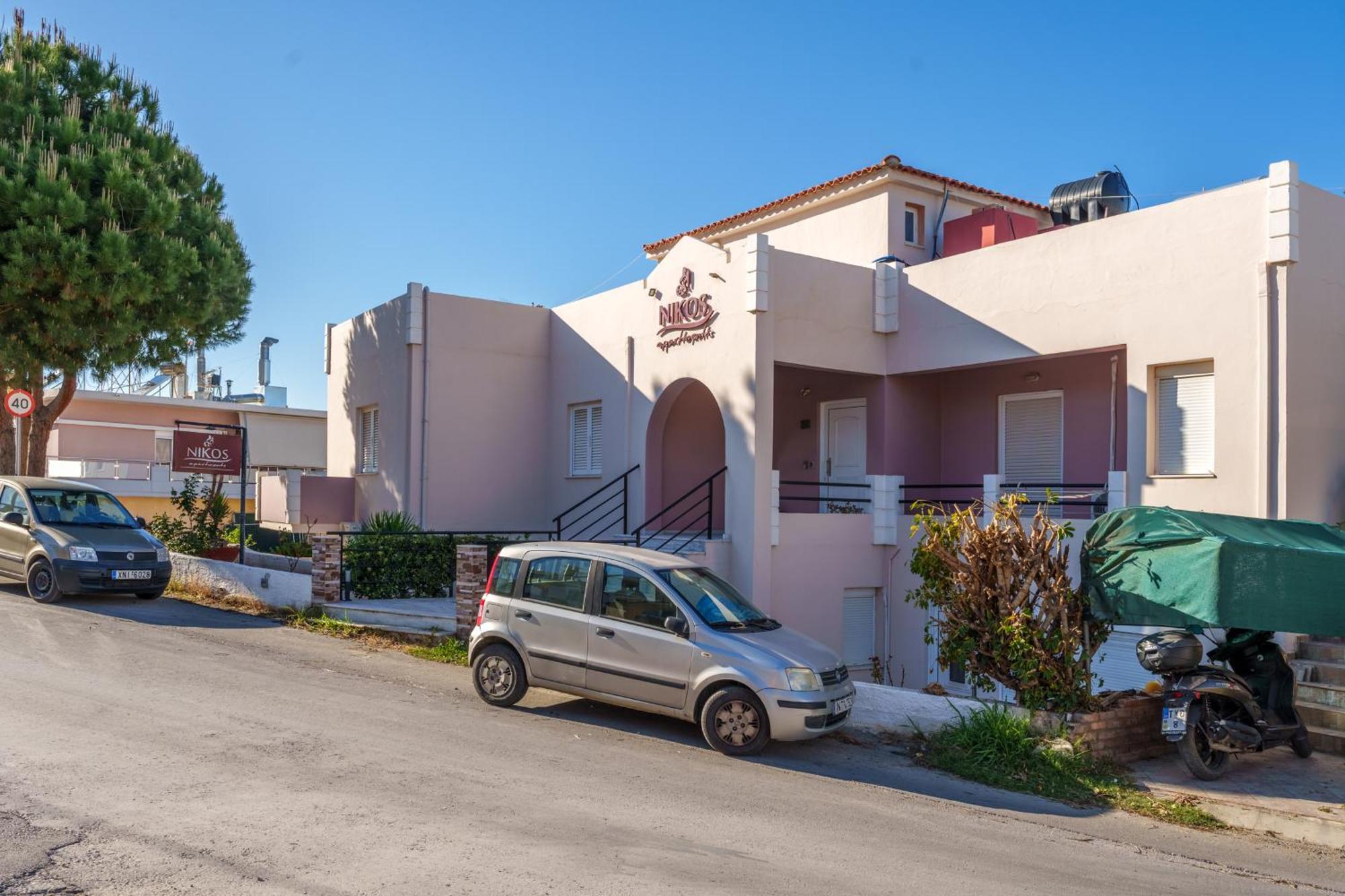 Nikos Apartments Agia Marina Dış mekan fotoğraf