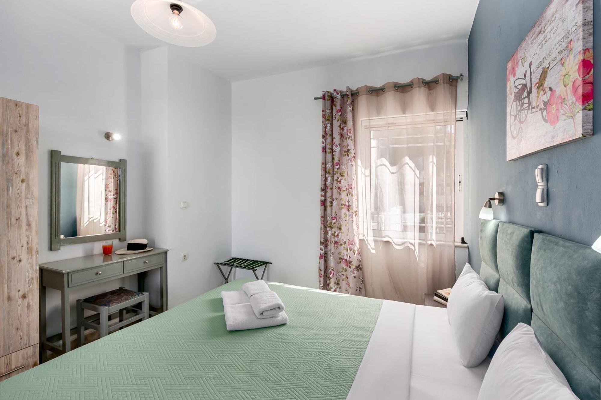 Nikos Apartments Agia Marina Dış mekan fotoğraf