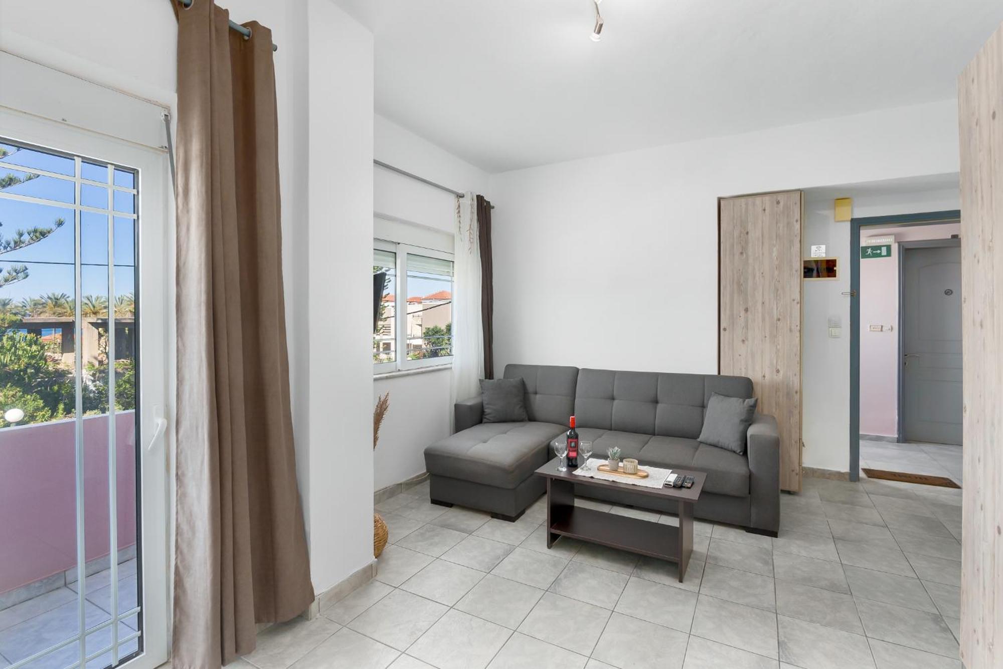 Nikos Apartments Agia Marina Dış mekan fotoğraf