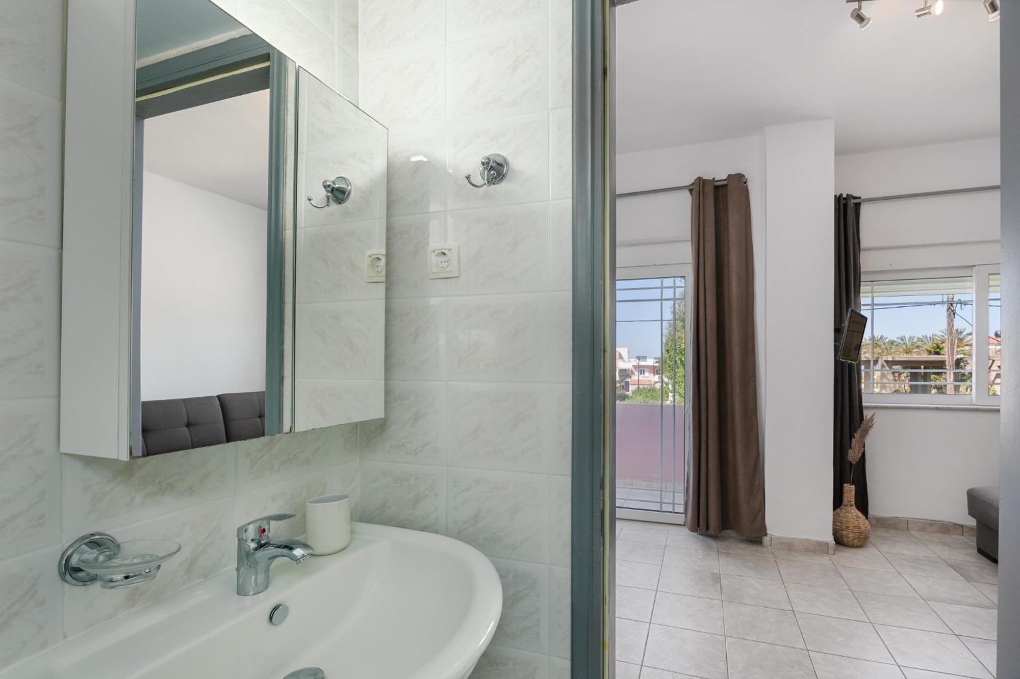 Nikos Apartments Agia Marina Dış mekan fotoğraf