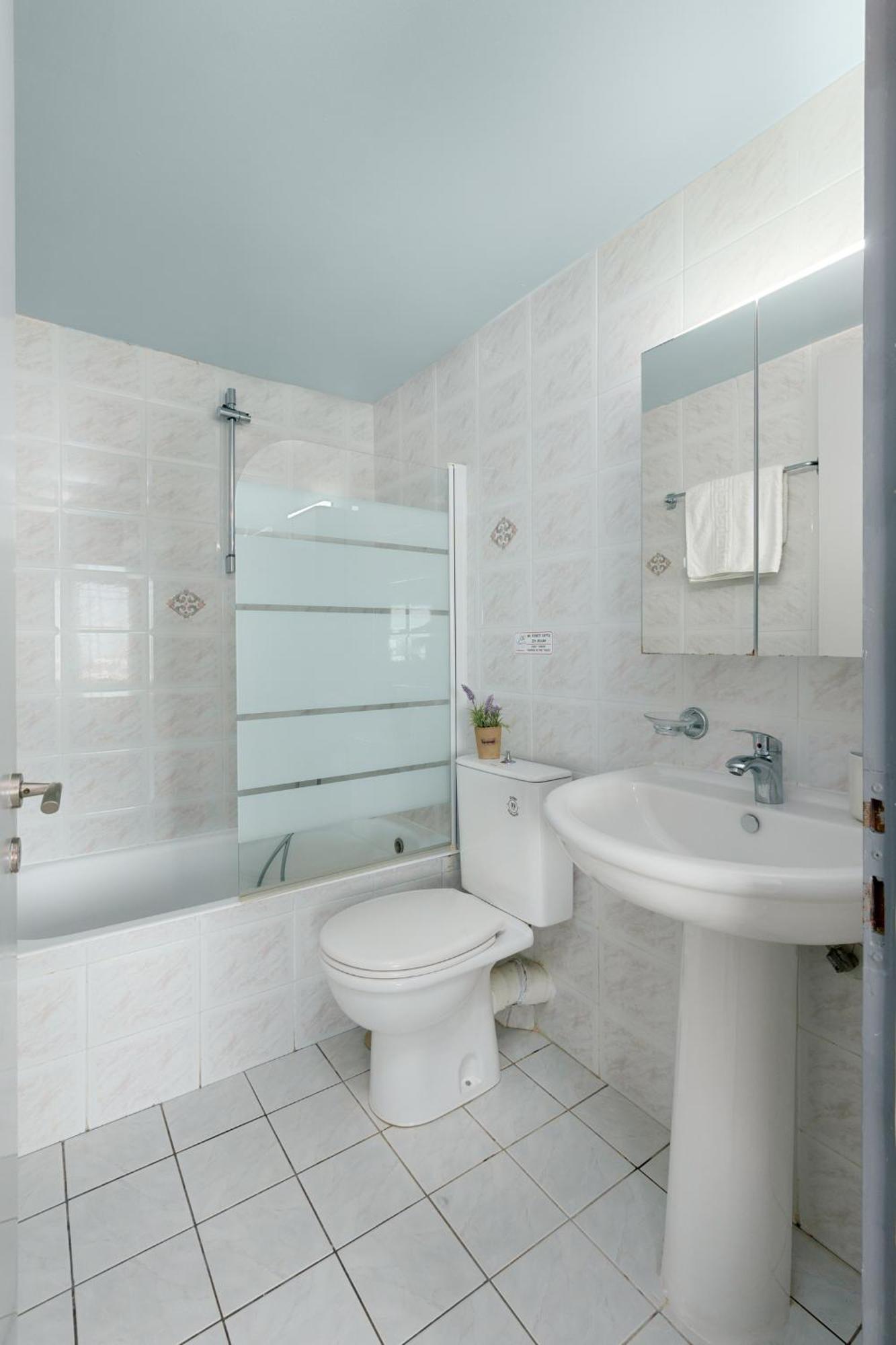 Nikos Apartments Agia Marina Dış mekan fotoğraf